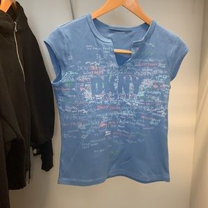 Cute DKNY Y2K notch neck, short cap sleeve baby tee